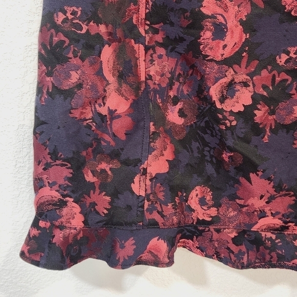 EXPRESS Women's Mini Skirt Red Blue Black Floral Ruffle Hem Zipper Size 2 - Picture 5 of 13